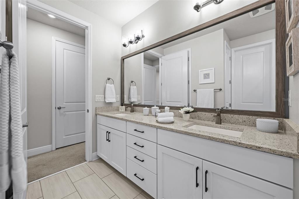 待售: $774,900 (3 贝兹, 3 浴室, 1977 平方英尺)