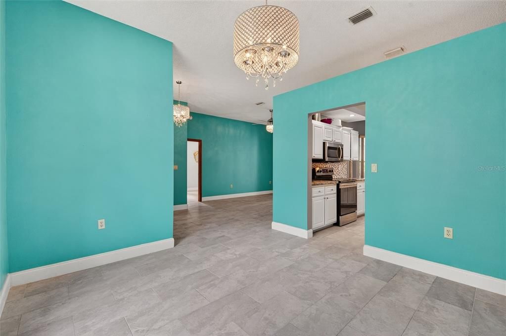 En Venta: $480,000 (3 camas, 2 baños, 1920 Pies cuadrados)