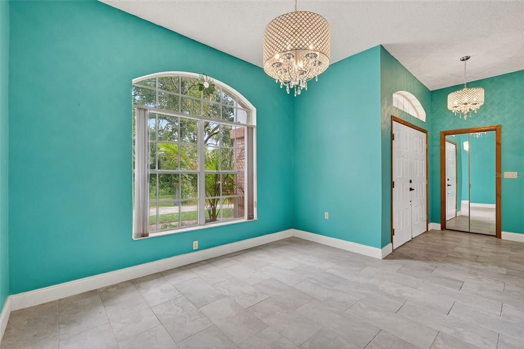 En Venta: $480,000 (3 camas, 2 baños, 1920 Pies cuadrados)