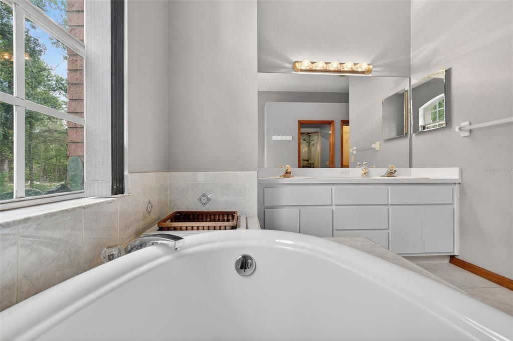 En Venta: $480,000 (3 camas, 2 baños, 1920 Pies cuadrados)