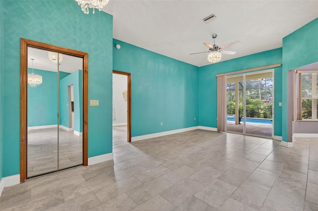 En Venta: $480,000 (3 camas, 2 baños, 1920 Pies cuadrados)