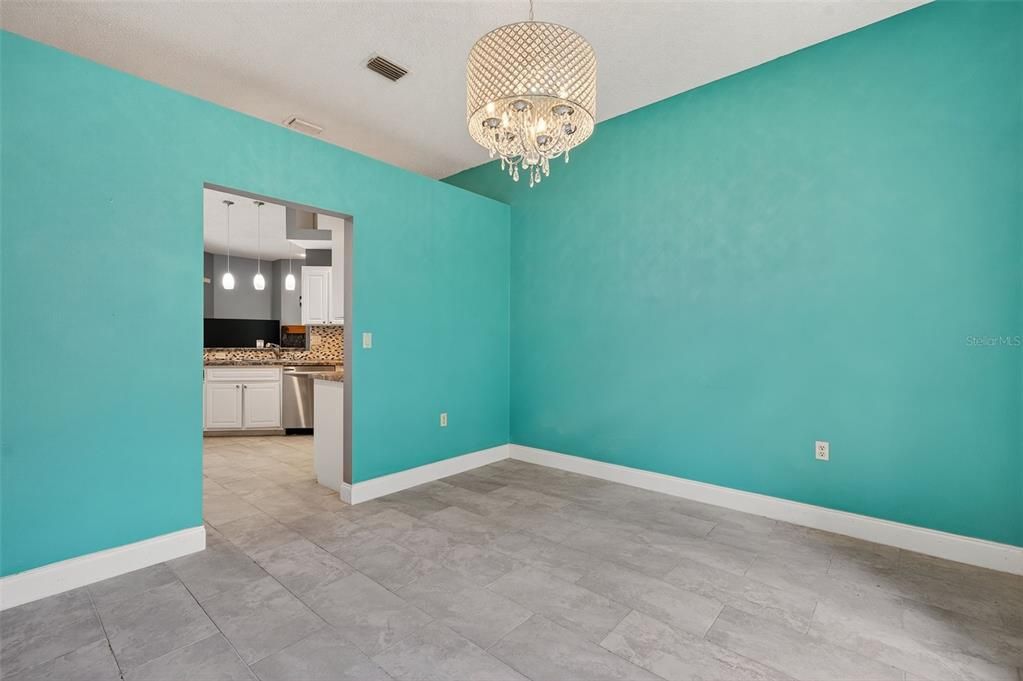 En Venta: $480,000 (3 camas, 2 baños, 1920 Pies cuadrados)