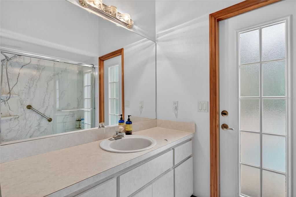 En Venta: $480,000 (3 camas, 2 baños, 1920 Pies cuadrados)