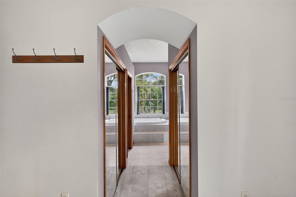 En Venta: $480,000 (3 camas, 2 baños, 1920 Pies cuadrados)