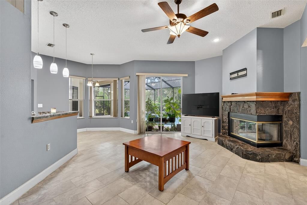 En Venta: $480,000 (3 camas, 2 baños, 1920 Pies cuadrados)