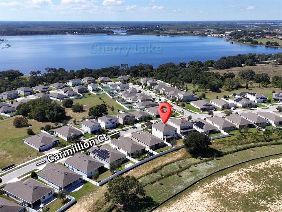 Activo con contrato: $415,000 (4 camas, 2 baños, 3031 Pies cuadrados)