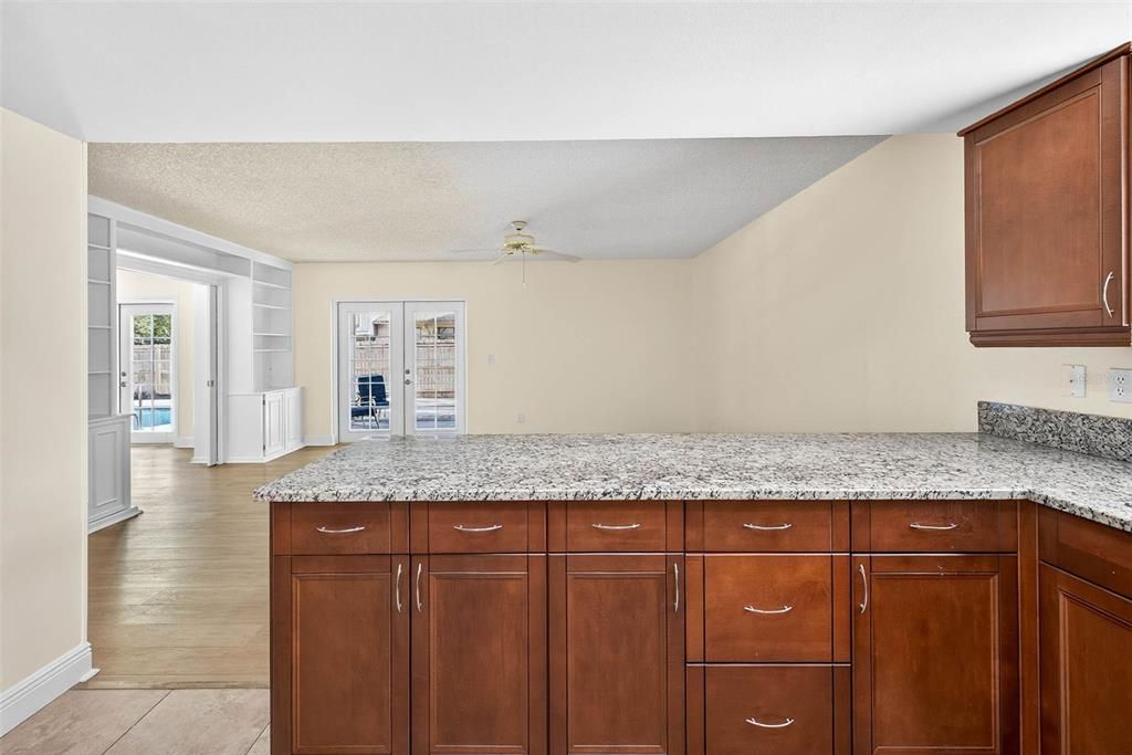 На продажу: $439,000 (3 спален, 2 ванн, 1684 Квадратных фут)