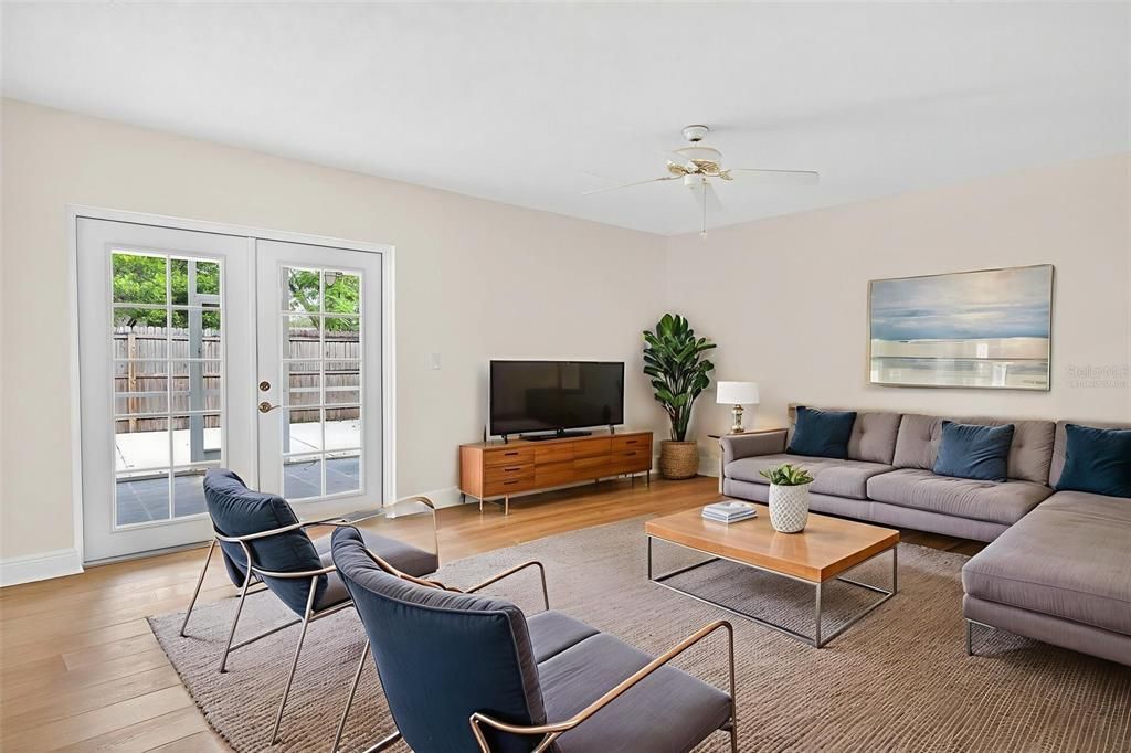 На продажу: $439,000 (3 спален, 2 ванн, 1684 Квадратных фут)