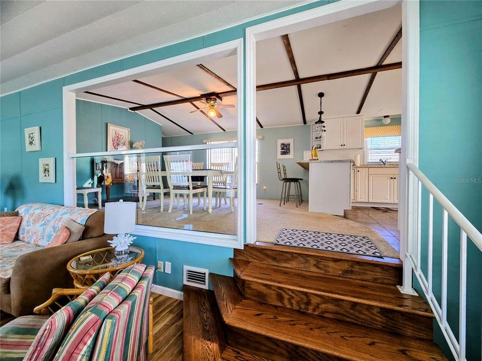 For Sale: $145,000 (2 beds, 1 baths, 1280 Square Feet)