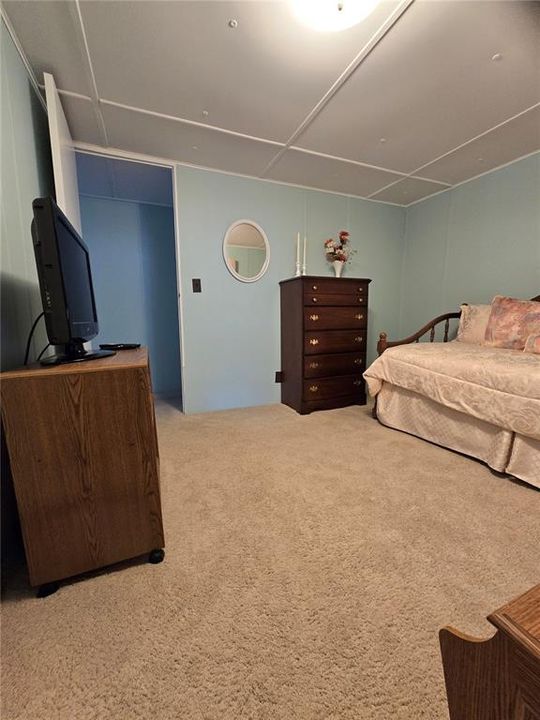 For Sale: $145,000 (2 beds, 1 baths, 1280 Square Feet)