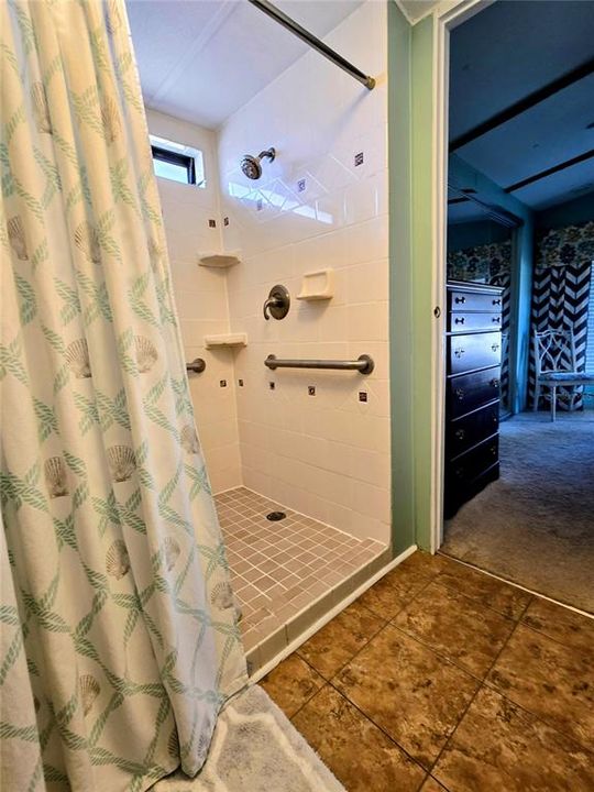 For Sale: $145,000 (2 beds, 1 baths, 1280 Square Feet)