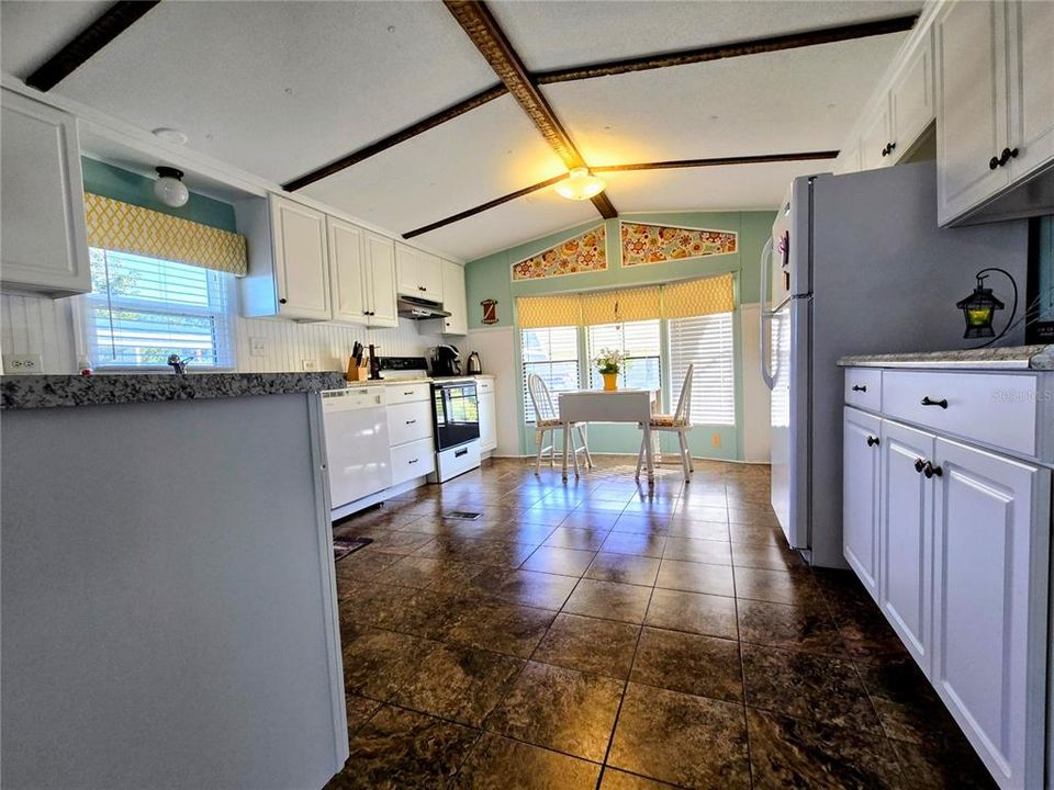 For Sale: $145,000 (2 beds, 1 baths, 1280 Square Feet)