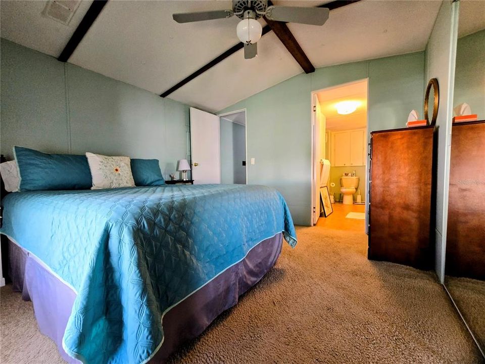 For Sale: $145,000 (2 beds, 1 baths, 1280 Square Feet)