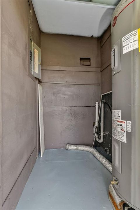 Active With Contract: $149,900 (3 beds, 1 baths, 1135 Square Feet)