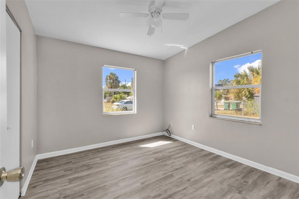 Active With Contract: $149,900 (3 beds, 1 baths, 1135 Square Feet)