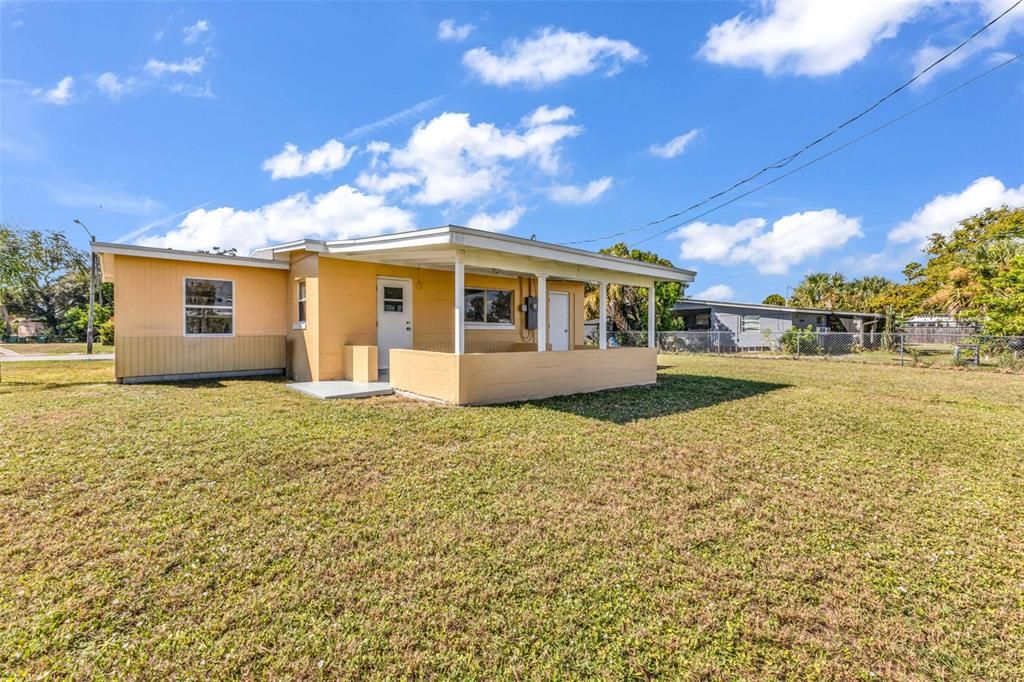 Active With Contract: $149,900 (3 beds, 1 baths, 1135 Square Feet)