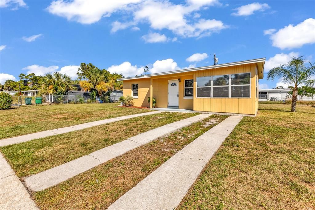 Active With Contract: $149,900 (3 beds, 1 baths, 1135 Square Feet)