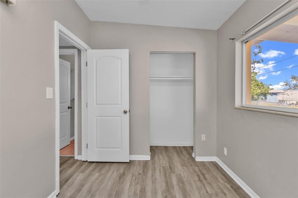 Active With Contract: $149,900 (3 beds, 1 baths, 1135 Square Feet)