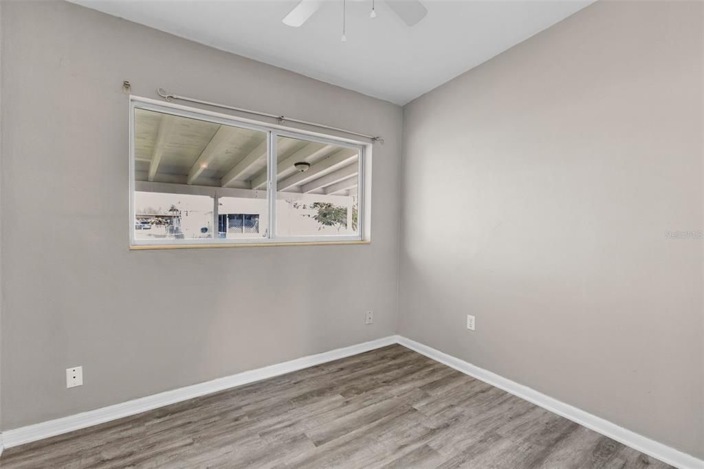 Active With Contract: $149,900 (3 beds, 1 baths, 1135 Square Feet)