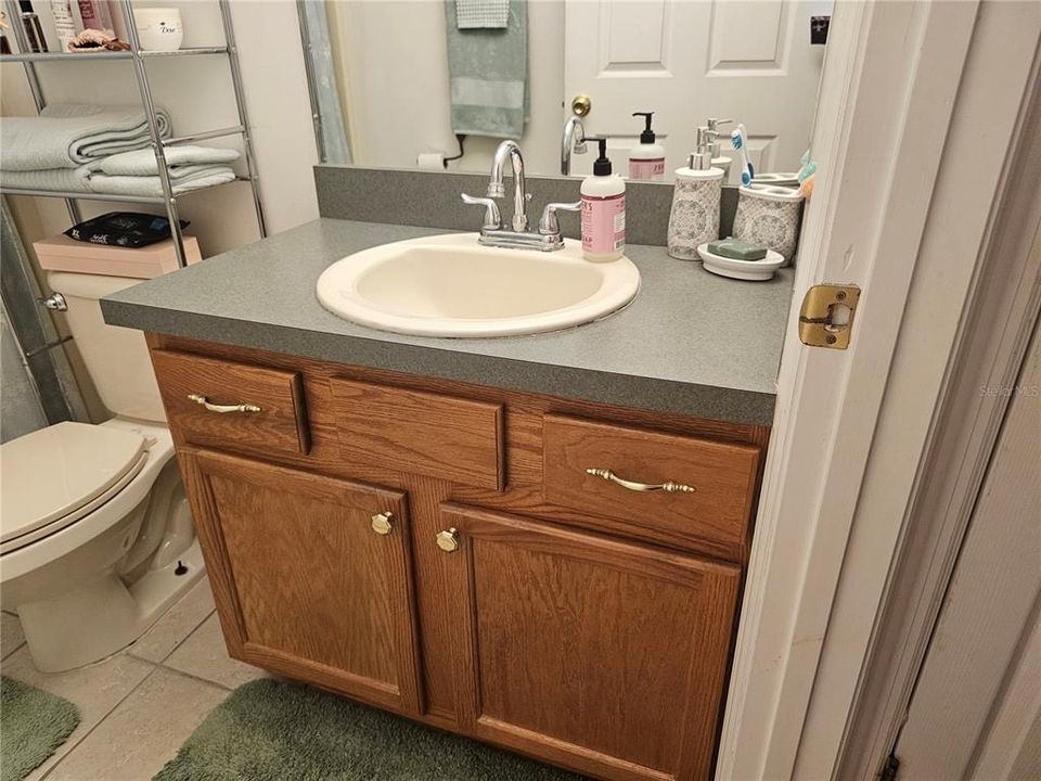 На продажу: $299,999 (3 спален, 2 ванн, 1594 Квадратных фут)