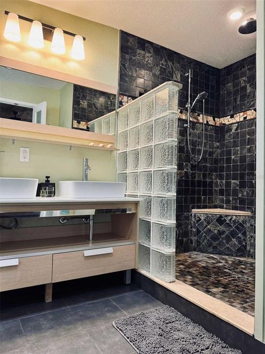 出租: $5,000 (3 贝兹, 2 浴室, 2312 平方英尺)