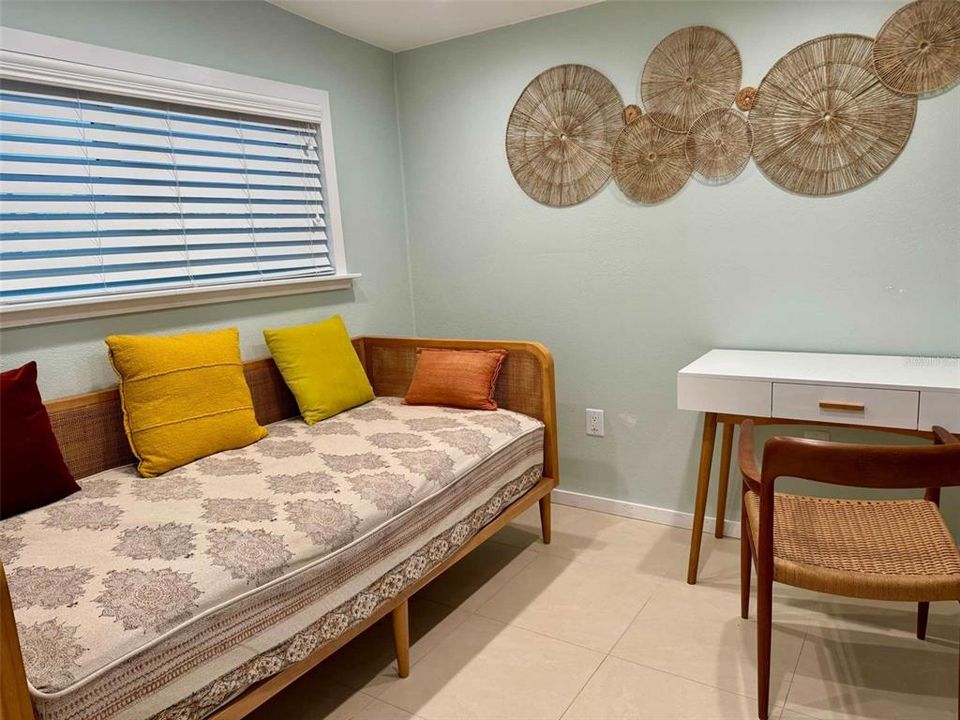 出租: $5,000 (3 贝兹, 2 浴室, 2312 平方英尺)