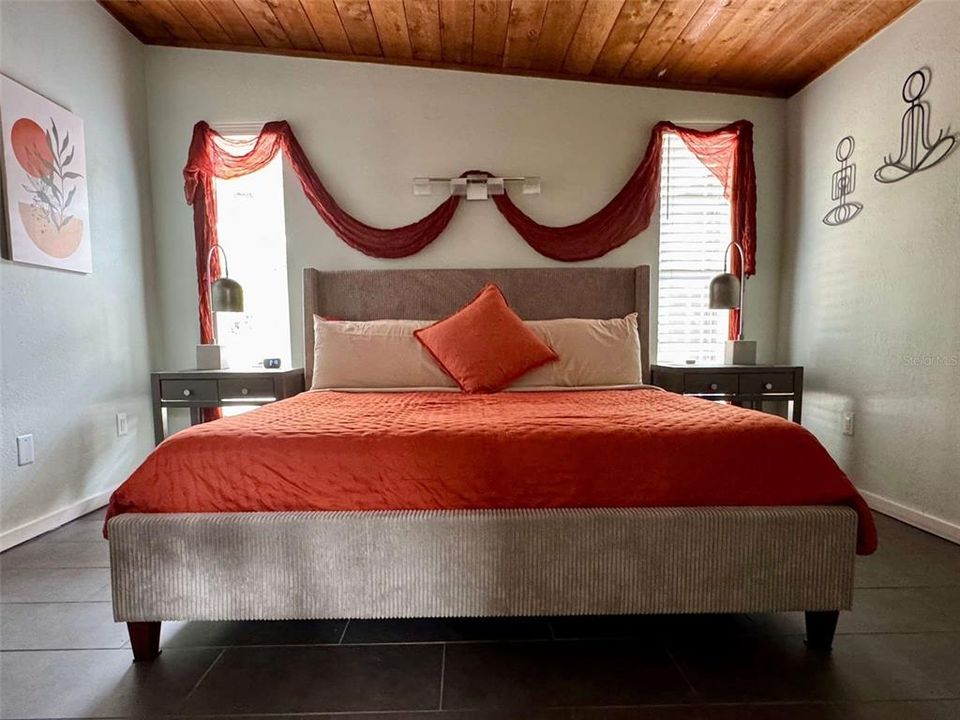 出租: $5,000 (3 贝兹, 2 浴室, 2312 平方英尺)