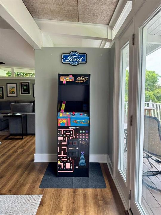 出租: $5,000 (3 贝兹, 2 浴室, 2312 平方英尺)