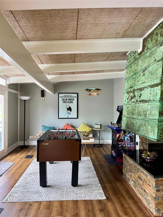 出租: $5,000 (3 贝兹, 2 浴室, 2312 平方英尺)