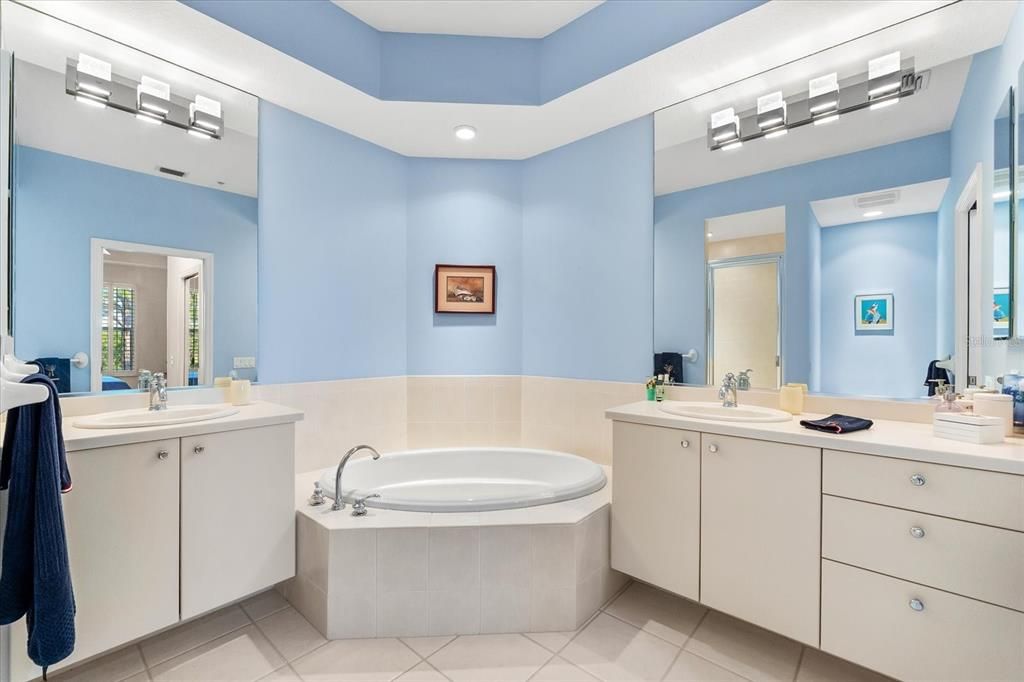 For Sale: $479,900 (3 beds, 2 baths, 1969 Square Feet)