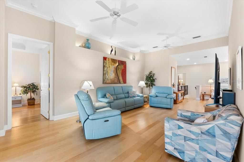 For Sale: $479,900 (3 beds, 2 baths, 1969 Square Feet)