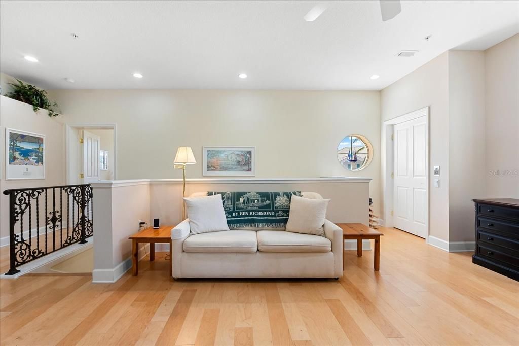 For Sale: $479,900 (3 beds, 2 baths, 1969 Square Feet)