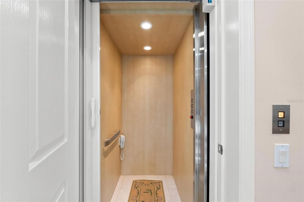 For Sale: $479,900 (3 beds, 2 baths, 1969 Square Feet)