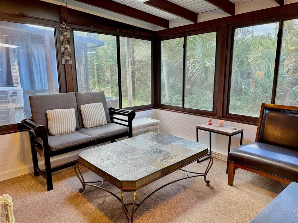 На продажу: $194,500 (1 спален, 1 ванн, 945 Квадратных фут)