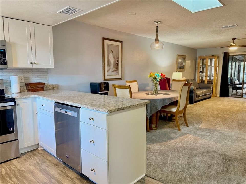 На продажу: $194,500 (1 спален, 1 ванн, 945 Квадратных фут)