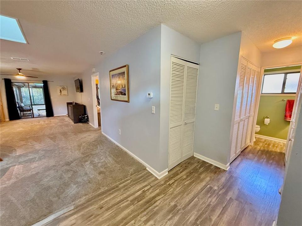 На продажу: $194,500 (1 спален, 1 ванн, 945 Квадратных фут)