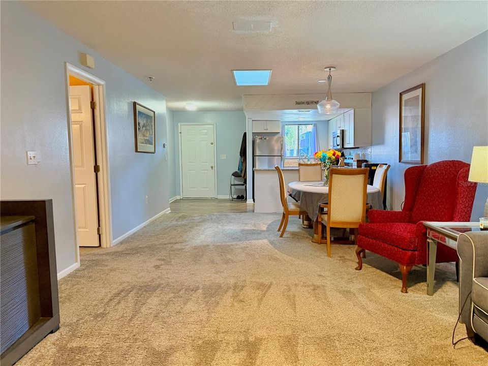 На продажу: $194,500 (1 спален, 1 ванн, 945 Квадратных фут)