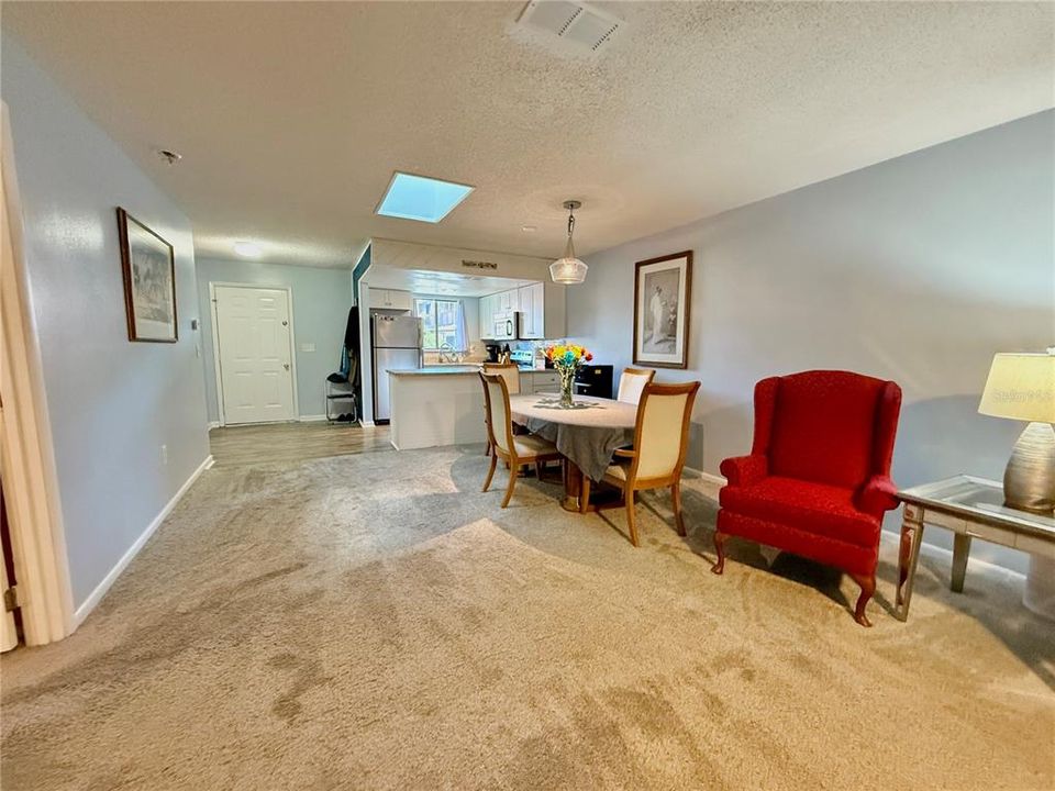 На продажу: $194,500 (1 спален, 1 ванн, 945 Квадратных фут)