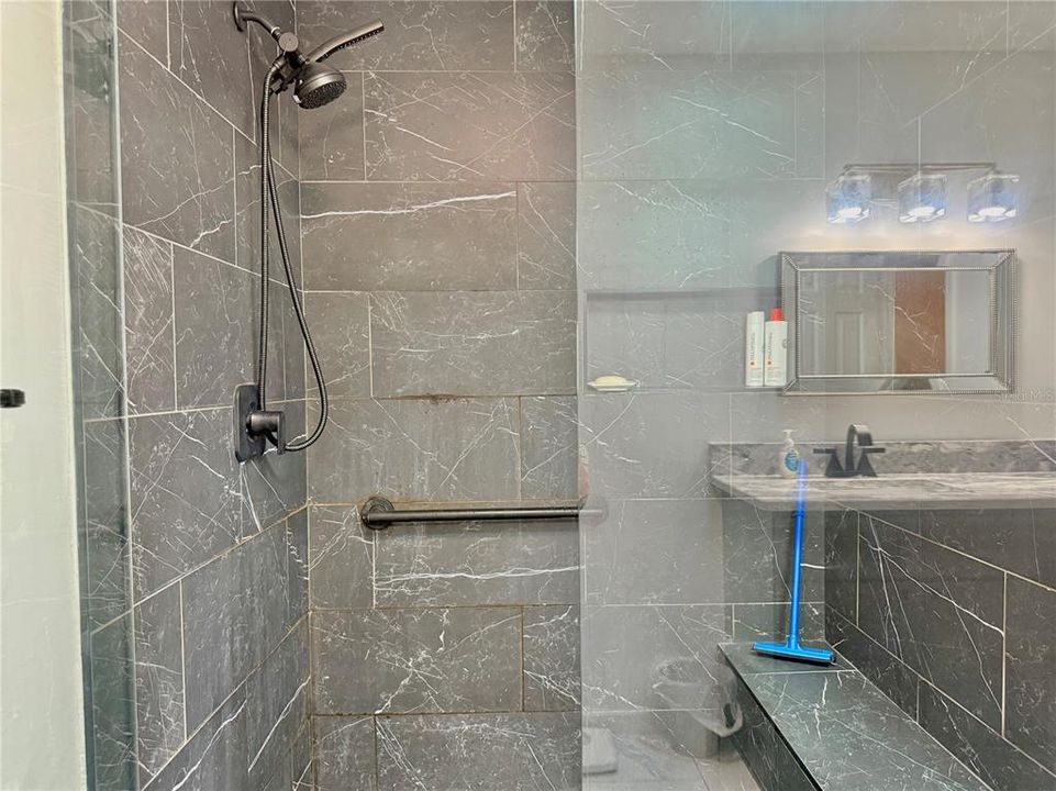 На продажу: $194,500 (1 спален, 1 ванн, 945 Квадратных фут)