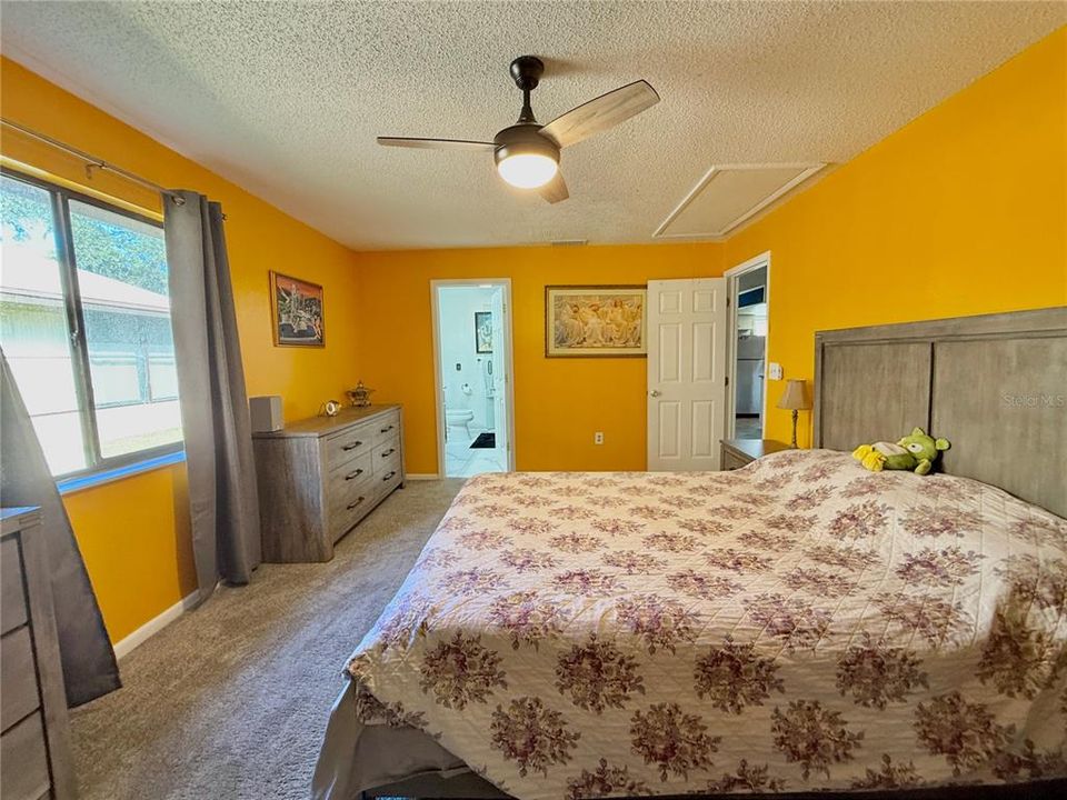 На продажу: $194,500 (1 спален, 1 ванн, 945 Квадратных фут)