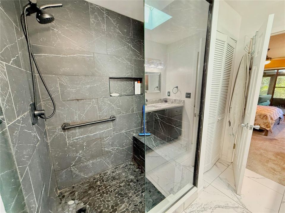 На продажу: $194,500 (1 спален, 1 ванн, 945 Квадратных фут)