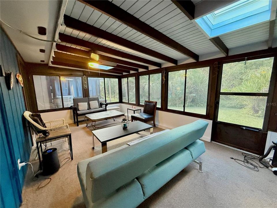 На продажу: $194,500 (1 спален, 1 ванн, 945 Квадратных фут)