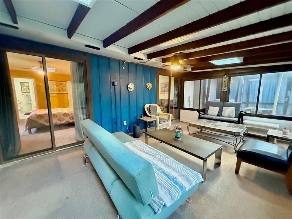 На продажу: $194,500 (1 спален, 1 ванн, 945 Квадратных фут)