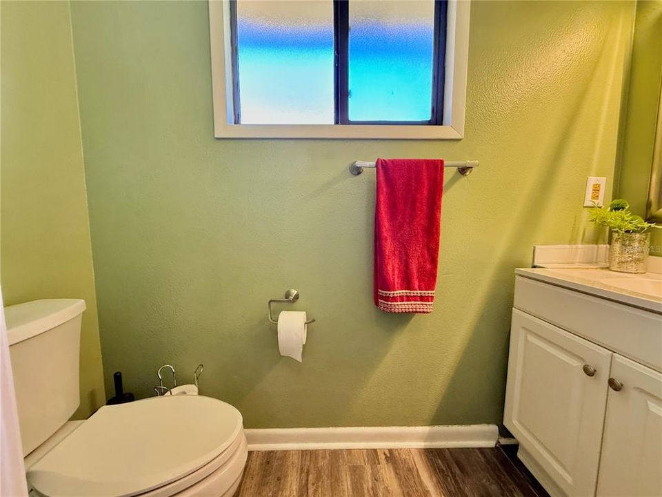 На продажу: $194,500 (1 спален, 1 ванн, 945 Квадратных фут)