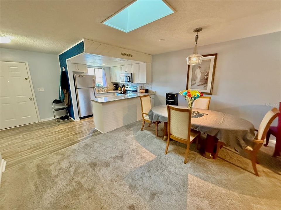 На продажу: $194,500 (1 спален, 1 ванн, 945 Квадратных фут)