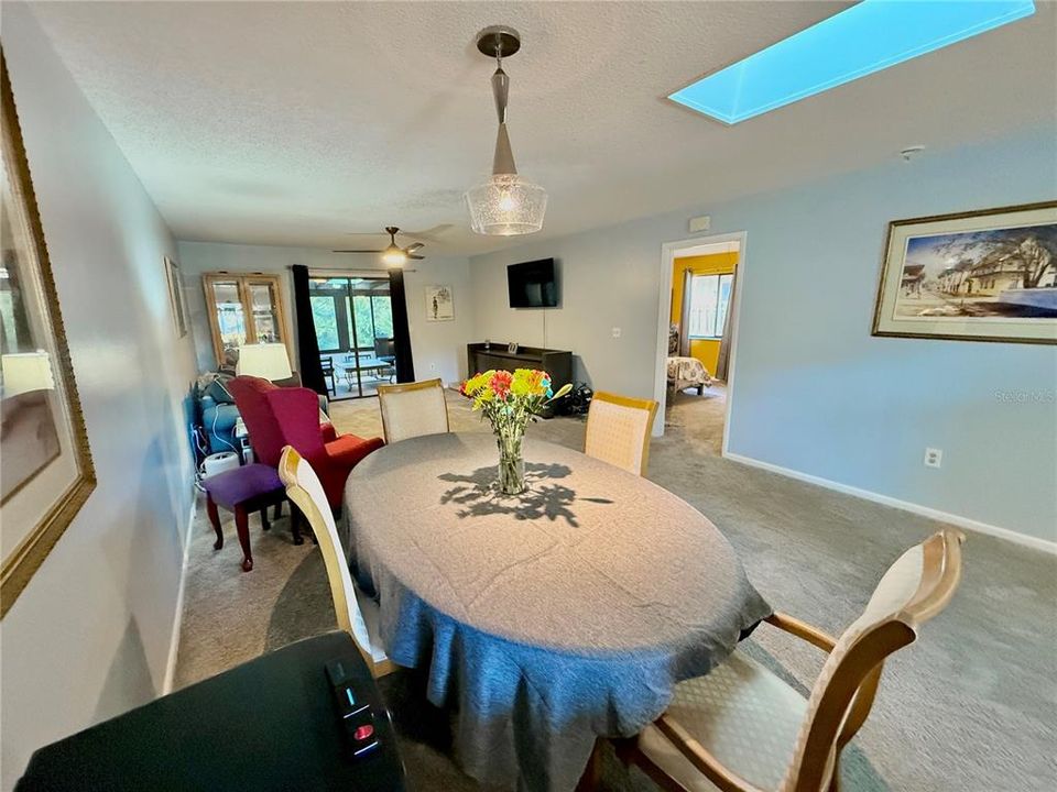 На продажу: $194,500 (1 спален, 1 ванн, 945 Квадратных фут)