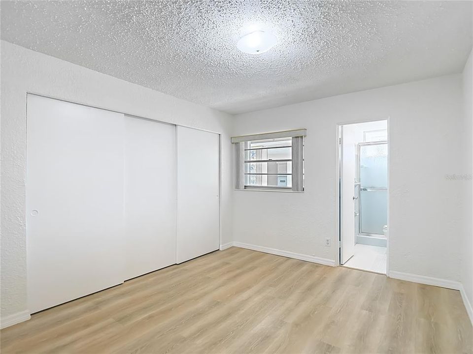 待售: $179,000 (2 贝兹, 2 浴室, 1100 平方英尺)