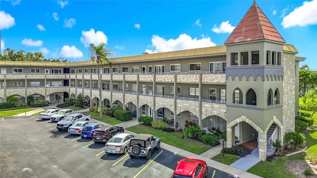 待售: $179,000 (2 贝兹, 2 浴室, 1100 平方英尺)