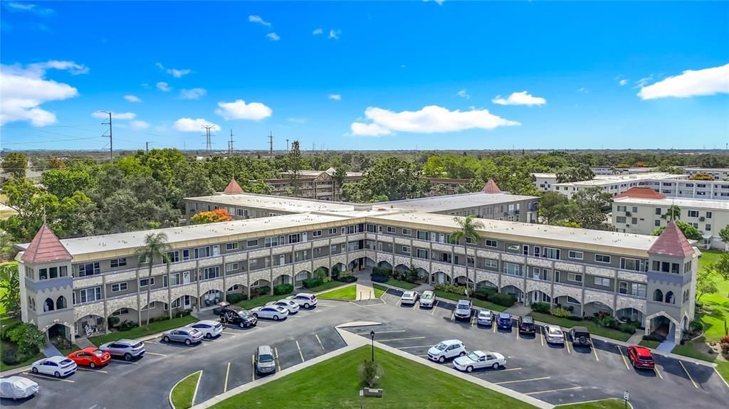 待售: $179,000 (2 贝兹, 2 浴室, 1100 平方英尺)