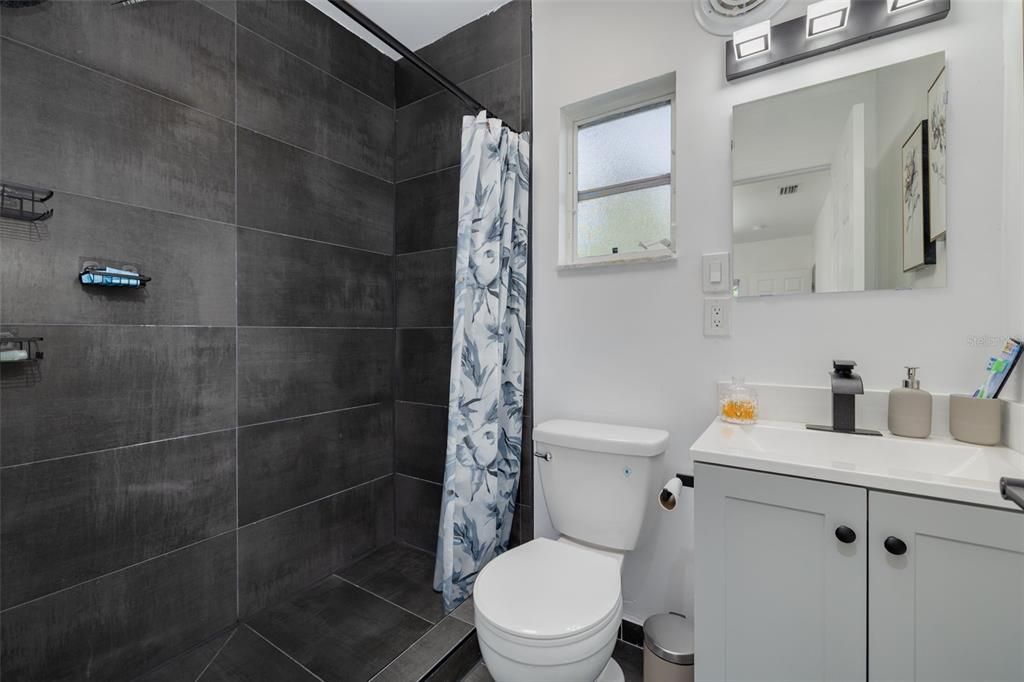 En Renta: $2,500 (3 camas, 2 baños, 1265 Pies cuadrados)